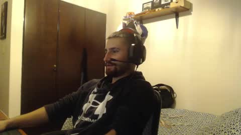 Snapshot of diegocastrotiktok chatting on December 8, 2024, 11:19 pm Diego online show from December 8, 2024, 11:19 pm