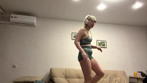 Snapshot of diegomiley chatting on May 27, 2026, 6:16 pm Lilit online show from May 27, 2026, 6:16 pm