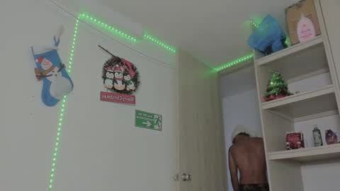 Snapshot of diegsz_ chatting on December 11, 2024, 3:47 pm diego online show from December 11, 2024, 3:47 pm