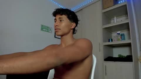 Snapshot of diegsz_ chatting on February 3, 2025, 9:50 pm diego online show from February 3, 2025, 9:50 pm