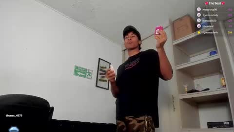 Snapshot of diegsz_ chatting on February 18, 2025, 3:54 pm diego online show from February 18, 2025, 3:54 pm
