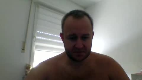 dienummer10 online show from September 13, 2025, 10:15 am