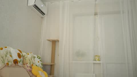Snapshot of dietmountaindew_ chatting on April 30, 2026, 3:29 pm Sophie online show from April 30, 2026, 3:29 pm