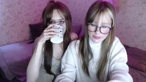Hi im Alice 3 Im usualy online 03-10 or 17-21 UTC0 online show from March 3, 2026, 11:54 pm