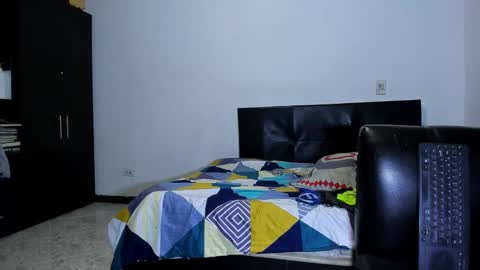 diiego_xxx online show from February 6, 2026, 1:25 pm