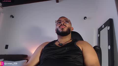Snapshot of dilanjonnes chatting on April 29, 2026, 1:37 pm DilanJonnes online show from April 29, 2026, 1:37 pm