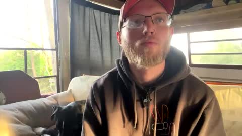 Snapshot of dilf_96 chatting on April 28, 2026, 11:21 pm Daddy online show from April 28, 2026, 11:21 pm