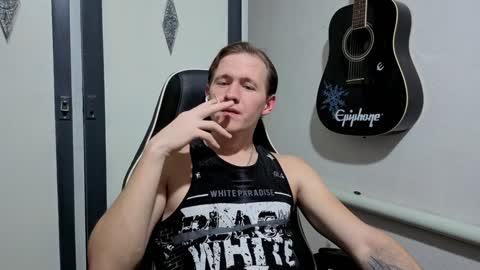 Snapshot of dimastyzzz chatting on January 30, 2025, 3:40 pm Dimetriusen online show from January 30, 2025, 3:40 pm