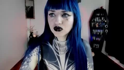 dimmuanddarkness online show from July 7, 2026, 9:19 pm