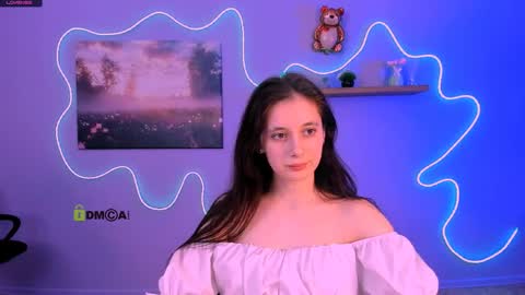 dina_bloom online show from April 4, 2026, 7:22 pm