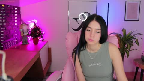 Dina Foxxx online show from December 5, 2024, 6:22 pm