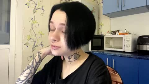 Cate online show from October 21, 2025, 8:20 pm