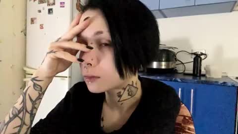 Cate online show from November 2, 2025, 9:50 pm