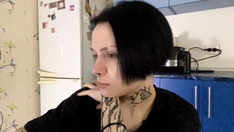 Cate online show from November 5, 2025, 8:20 pm