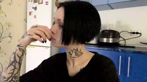 Cate online show from November 6, 2025, 8:21 pm