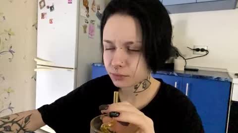 Cate online show from November 9, 2025, 8:07 pm