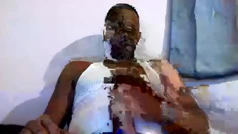 Snapshot of dion305 chatting on December 25, 2024, 3:18 am dion305 online show from December 25, 2024, 3:18 am