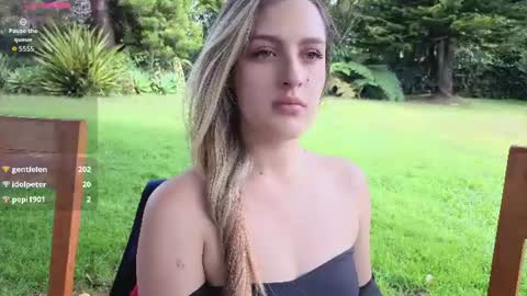 dionekiss online show from July 18, 2026, 2:54 pm
