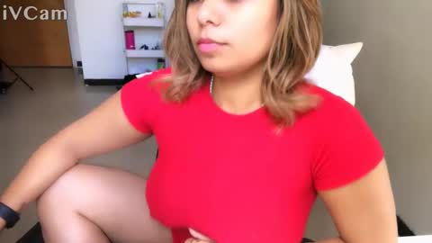 diosadeluniverso_ online show from October 21, 2025, 12:39 pm