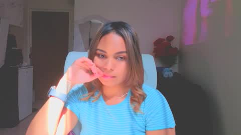 diosadeluniverso_ online show from December 17, 2025, 5:52 pm