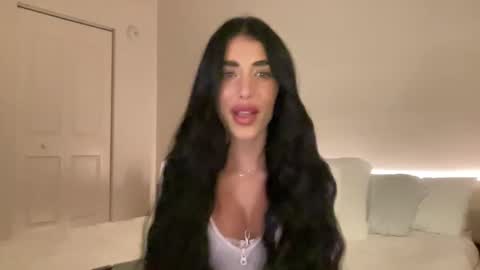 Diriany Isabel online show from November 16, 2025, 1:11 am