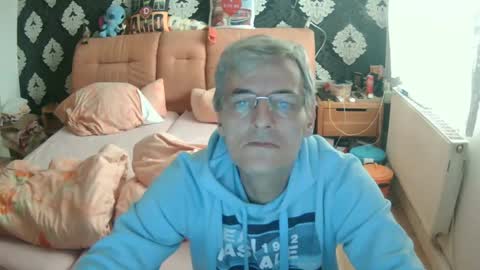 Snapshot of dirk6873 chatting on February 14, 2025, 8:31 am Adam Carla online show from February 14, 2025, 8:31 am