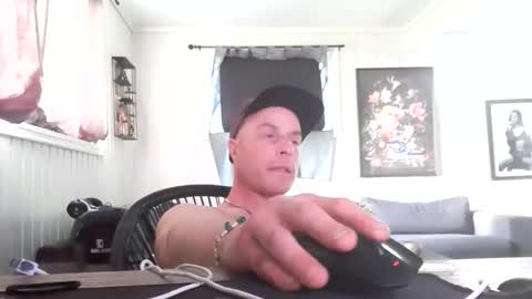 dirkdigglerofficial online show from May 29, 2026, 4:32 am