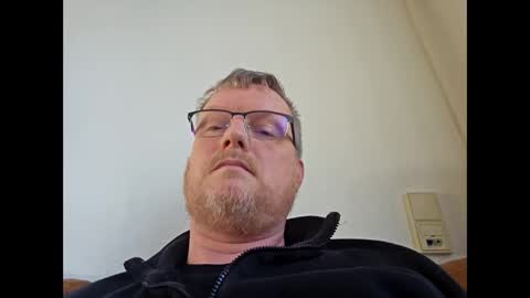 dirkkie1975 online show from February 25, 2026, 10:03 am