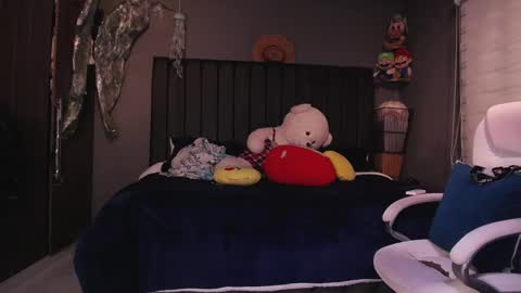 dirty_27cms online show from February 19, 2025, 6:00 pm