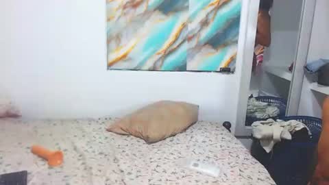 dirty_culona online show from May 4, 2026, 2:13 pm