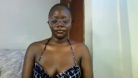 ELLE online show from December 17, 2025, 4:13 pm