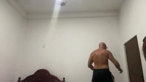 Snapshot of dirtydanlondon chatting on March 1, 2026, 1:24 pm Dirtydanlondon online show from March 1, 2026, 1:24 pm