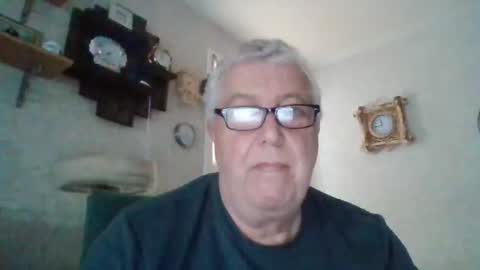 Snapshot of dirtyoldscot1960 chatting on May 1, 2026, 10:42 am Fergus online show from May 1, 2026, 10:42 am