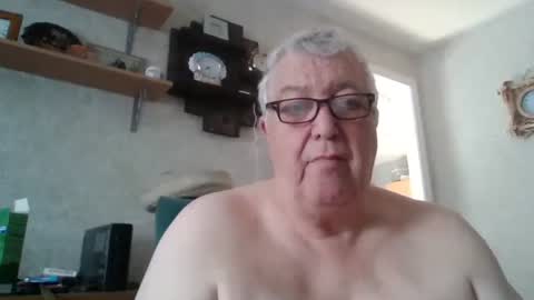 Snapshot of dirtyoldscot1960 chatting on June 20, 2026, 12:19 pm Fergus online show from June 20, 2026, 12:19 pm