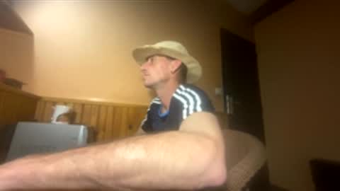 dirtyuniversal online show from April 14, 2026, 6:47 pm