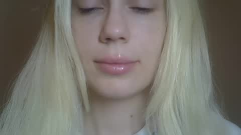 Snapshot of ditamilton chatting on April 22, 2026, 8:43 pm DitaMilton online show from April 22, 2026, 8:43 pm