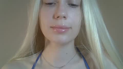 Snapshot of ditamilton chatting on May 18, 2026, 7:52 pm DitaMilton online show from May 18, 2026, 7:52 pm