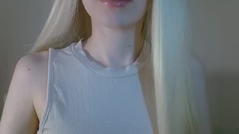 Snapshot of ditamilton chatting on June 4, 2026, 8:15 pm DitaMilton online show from June 4, 2026, 8:15 pm