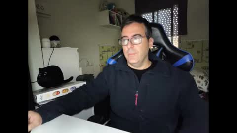 ditos_c online show from January 8, 2025, 8:49 am