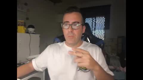 ditos_c online show from October 18, 2025, 10:05 am