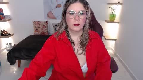 Snapshot of diva_milf chatting on February 25, 2026, 11:31 am Diva online show from February 25, 2026, 11:31 am