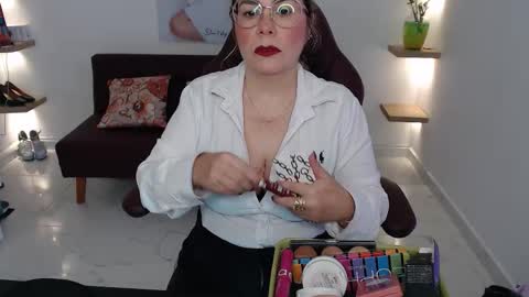 Snapshot of diva_milf chatting on February 26, 2026, 7:57 pm Diva online show from February 26, 2026, 7:57 pm