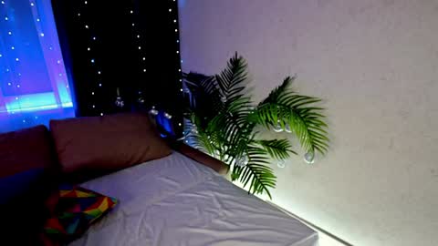 Tia online show from December 29, 2024, 2:38 am