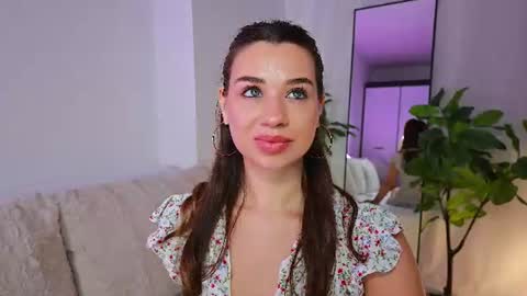 Tia online show from July 26, 2026, 8:05 pm