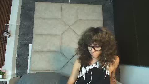 Snapshot of divine____ chatting on July 29, 2026, 11:47 pm DIVINE online show from July 29, 2026, 11:47 pm
