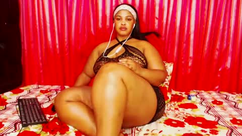 Snapshot of divinebooty93 chatting on June 29, 2026, 11:54 am divinebooty93 online show from June 29, 2026, 11:54 am