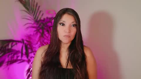 Snapshot of divinelynn chatting on May 25, 2026, 12:44 pm DivineLynn online show from May 25, 2026, 12:44 pm