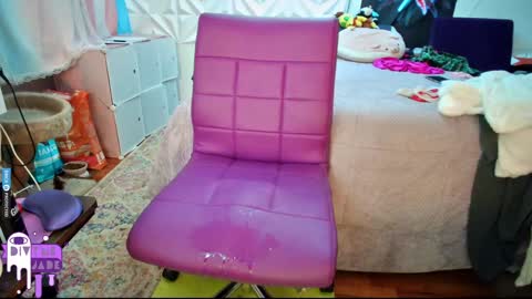 Snapshot of divynejade chatting on December 8, 2024, 9:24 am Jade Divyne online show from December 8, 2024, 9:24 am