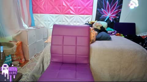 Snapshot of divynejade chatting on December 10, 2024, 2:28 pm Jade Divyne online show from December 10, 2024, 2:28 pm