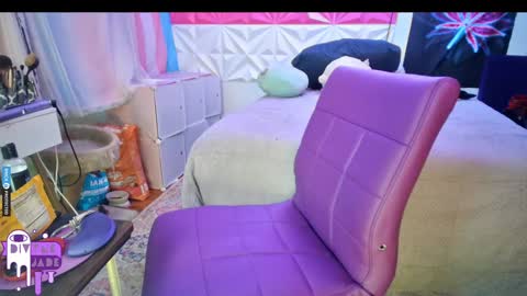 Snapshot of divynejade chatting on December 16, 2024, 2:38 pm Jade Divyne online show from December 16, 2024, 2:38 pm